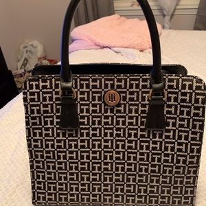 Tommy Hilfiger Handbag